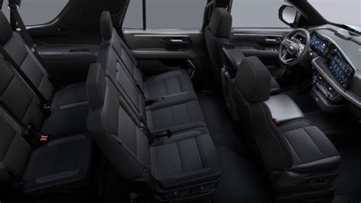 Are there power seats for front and rear passengers?
