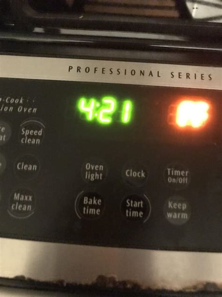 Can a power outage damage an oven?
