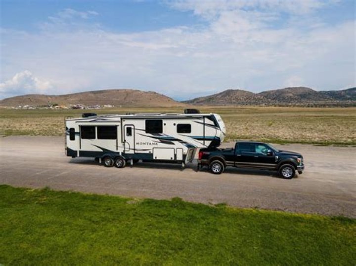 Can you move a 5th wheel with the slide out?