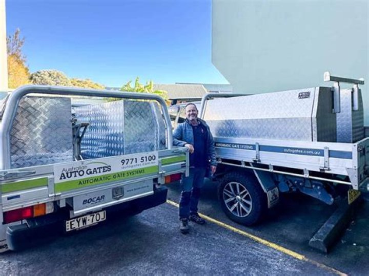 Can you open an electric gate manually?