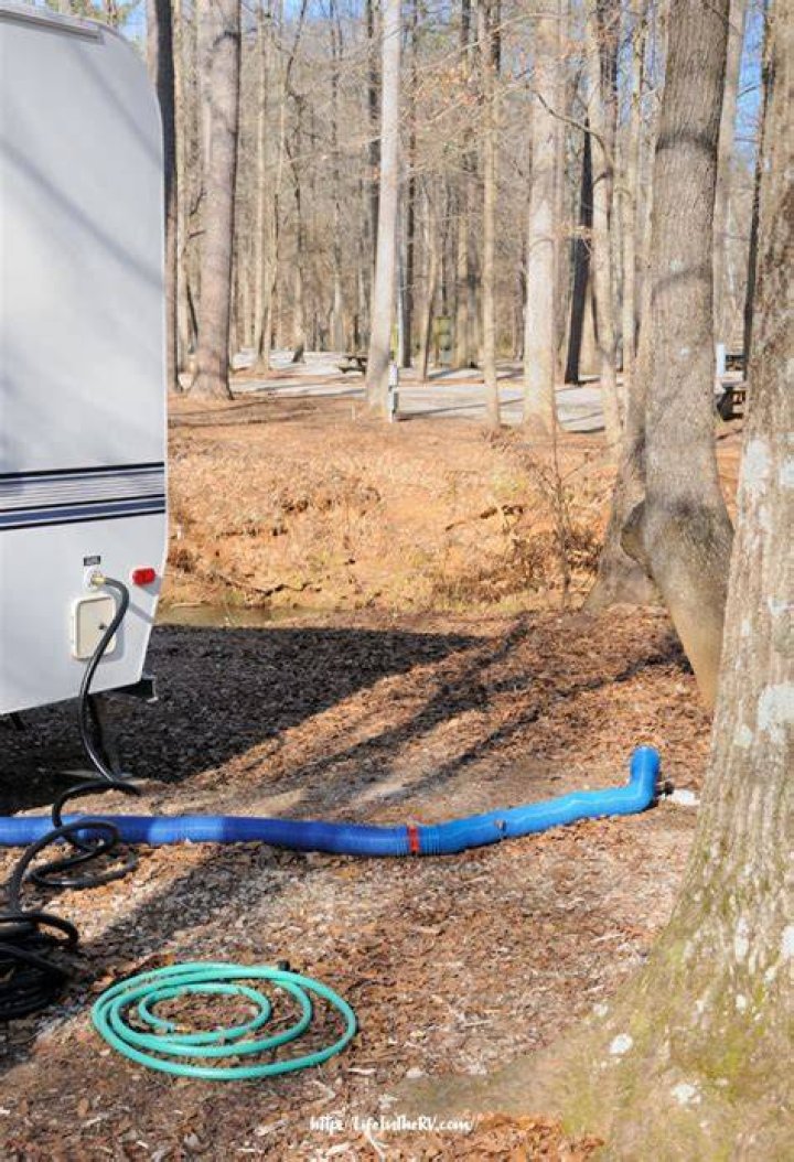 Can you use AC while dry camping?