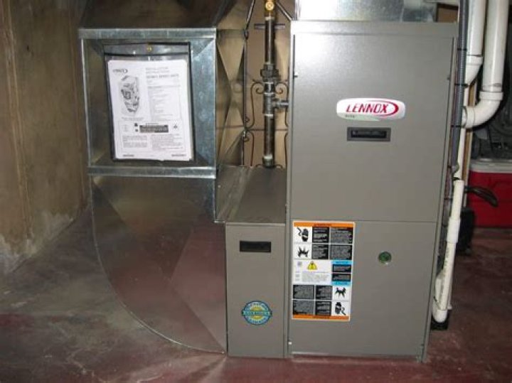 Does furnace turn on with AC?