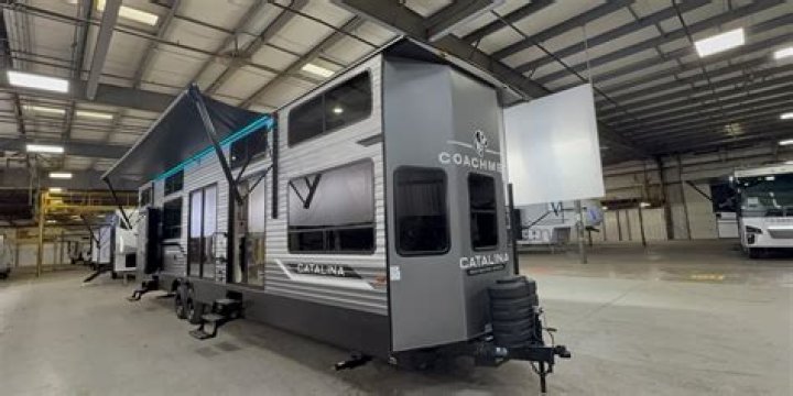 How big is the 2000 coachmen Catalina RV?