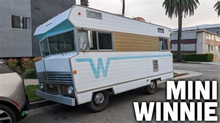 How big is the Winnebago Minnie Winnie motor home?