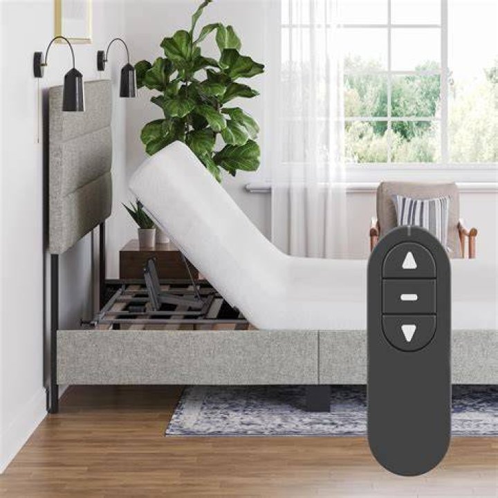 How do you troubleshoot a faulty remote for an adjustable bed?