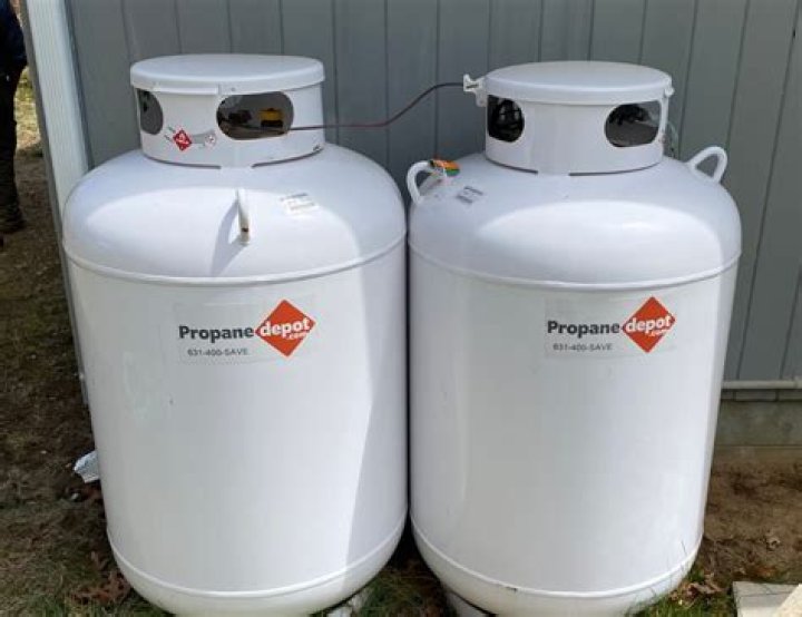 How do you turn on a propane tank?