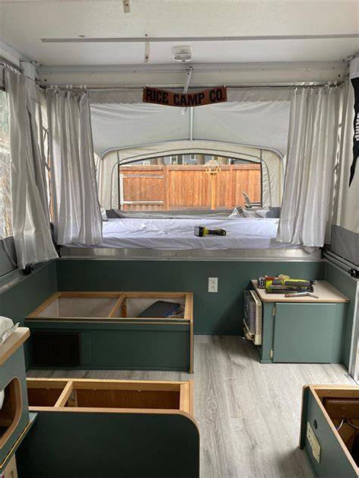 How many amps does a pop-up camper use?
