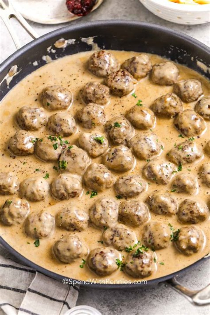 How to make Swedish pork meatballs with pork mince?