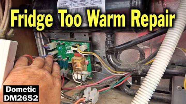 How to troubleshoot a Dometic EA 3120 refrigerator?