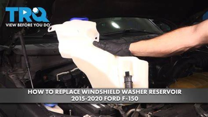 Is there a fuse for windshield wiper fluid?