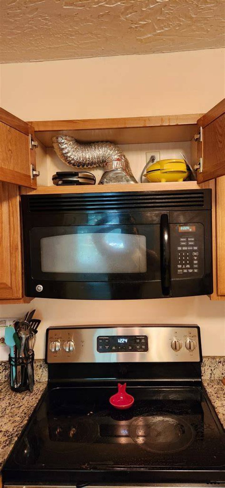 What happens if a microwave runs with nothing in it?