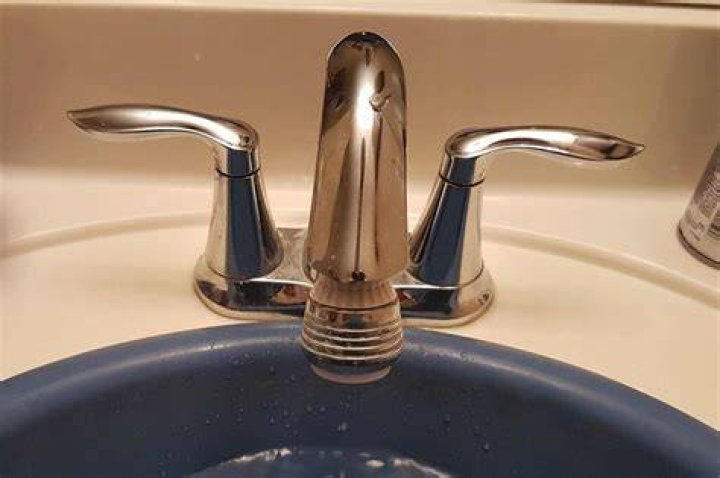 What happens if the handle on a waste valve is broken?