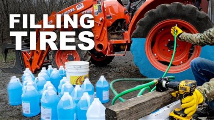 What kind of fluid do you use for leveling jacks?