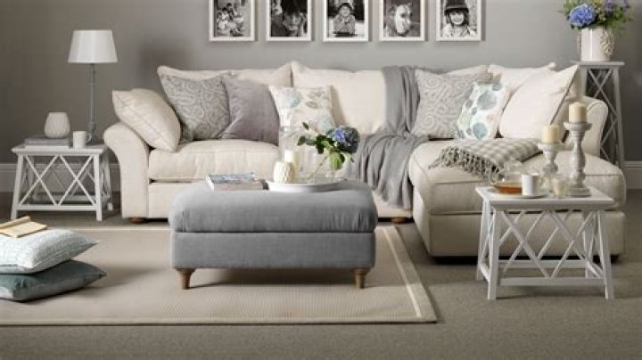 What kind of furniture does Concord coachmen use?