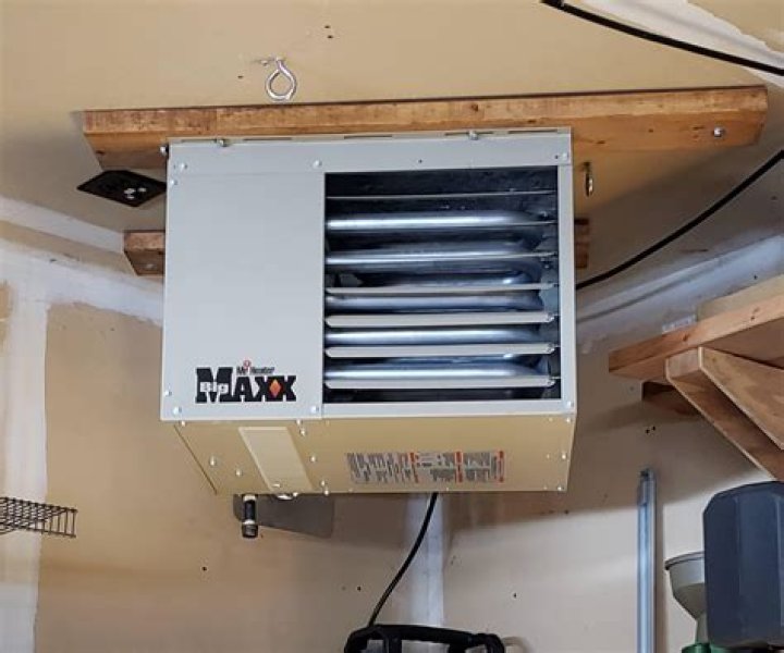 What kind of gas heater does vintage Airstream use?