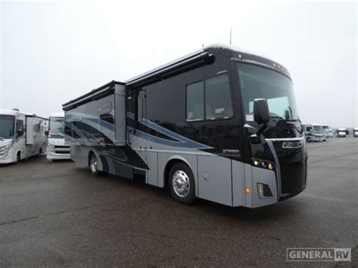What kind of RV is the Winnebago Forza 34T?