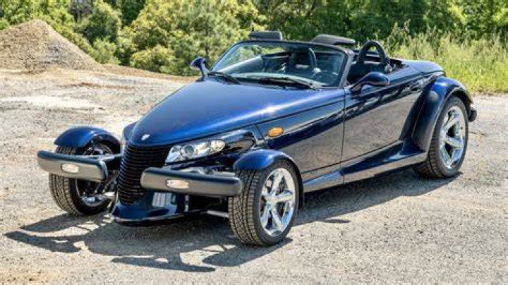 What kind of stereo does a 2005 Fleetwood Prowler have?