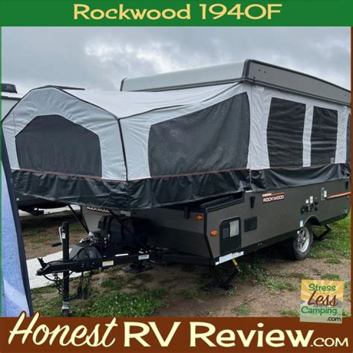 What kind of trailer does Rockwood Roo 23B have?