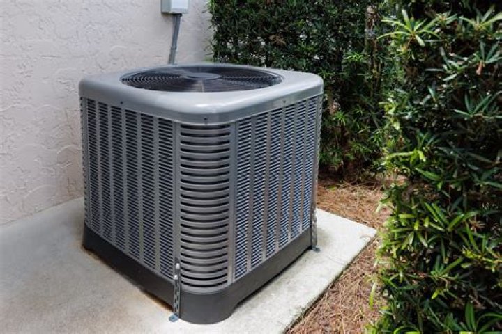 What was the problem with the air conditioner on the airstream Interstate?