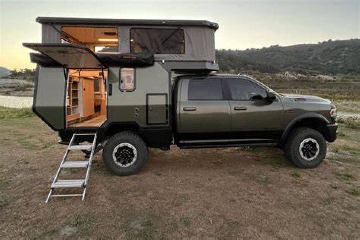 Will slides on a camper open with the 12 volt battery?